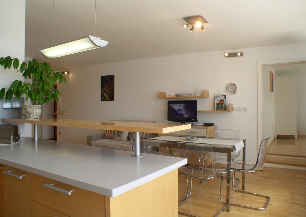 Charming Terrace Apartments Ana And Maria Tour As 류블랴나 객실 사진
